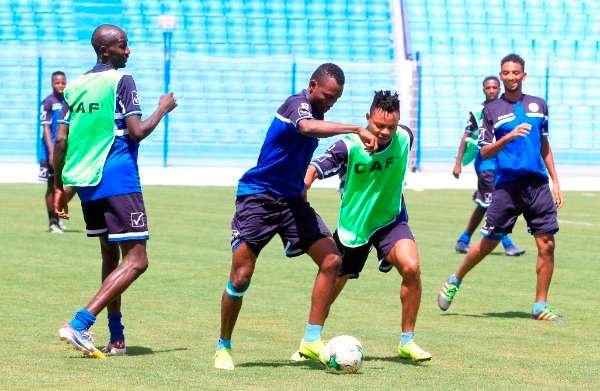 لاعبو الهلال