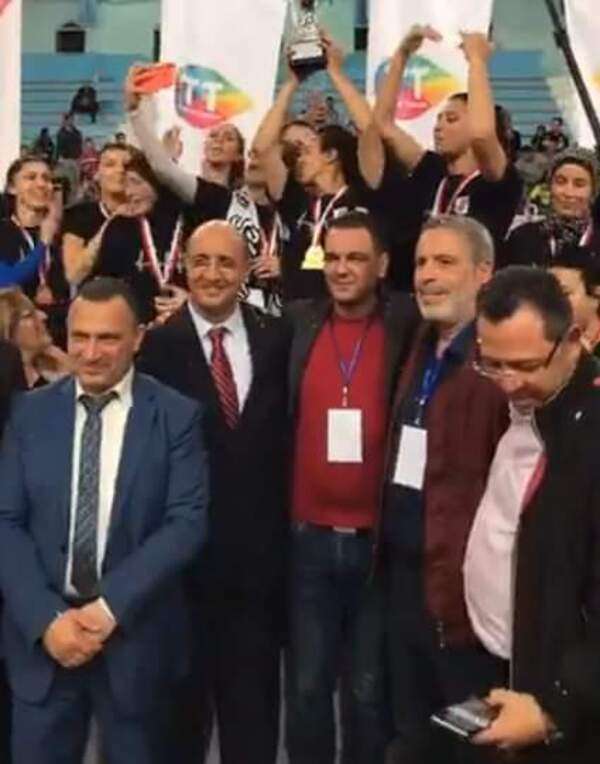من تتويج  النادي  الصفاقسي بلقب كاس تونس للطائرة 