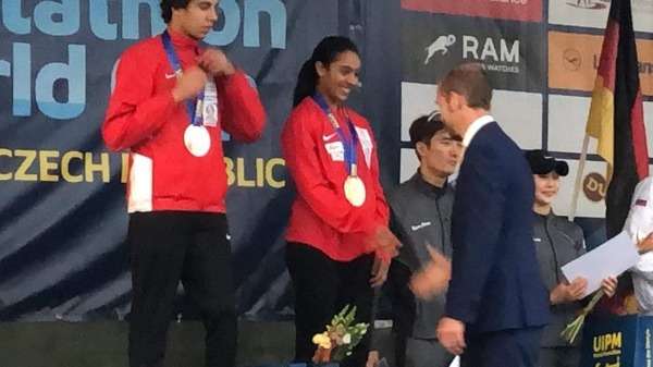 جانب من التتويج