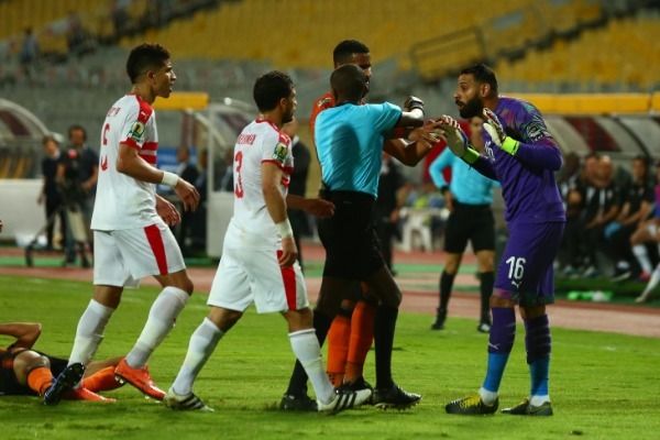 الاتحاد المغربي انتقد الحكم لعدم طرد جنش