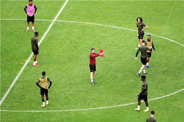 اوناي إيمري	من تدريبات آرسنال