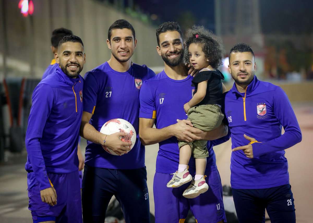 لاعبو الأهلي