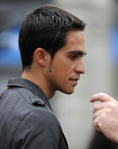 2010-11-08t201028z_01_mad204_rtridsp_3_cycling-contador_reuters