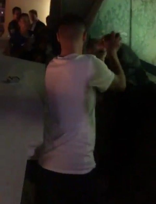 14152794-7087129-The_Belgium_international_was_also_seen_pouring_champagne_over_p-a-92_1559227385447