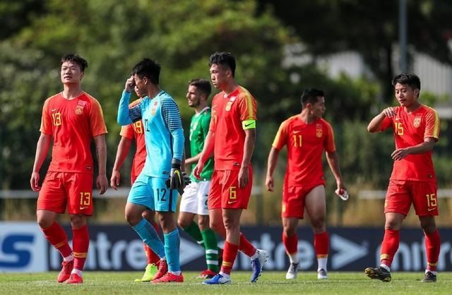 لاعبو الصين بعد الخسارة