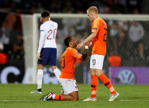 هولندا وإنجلترا