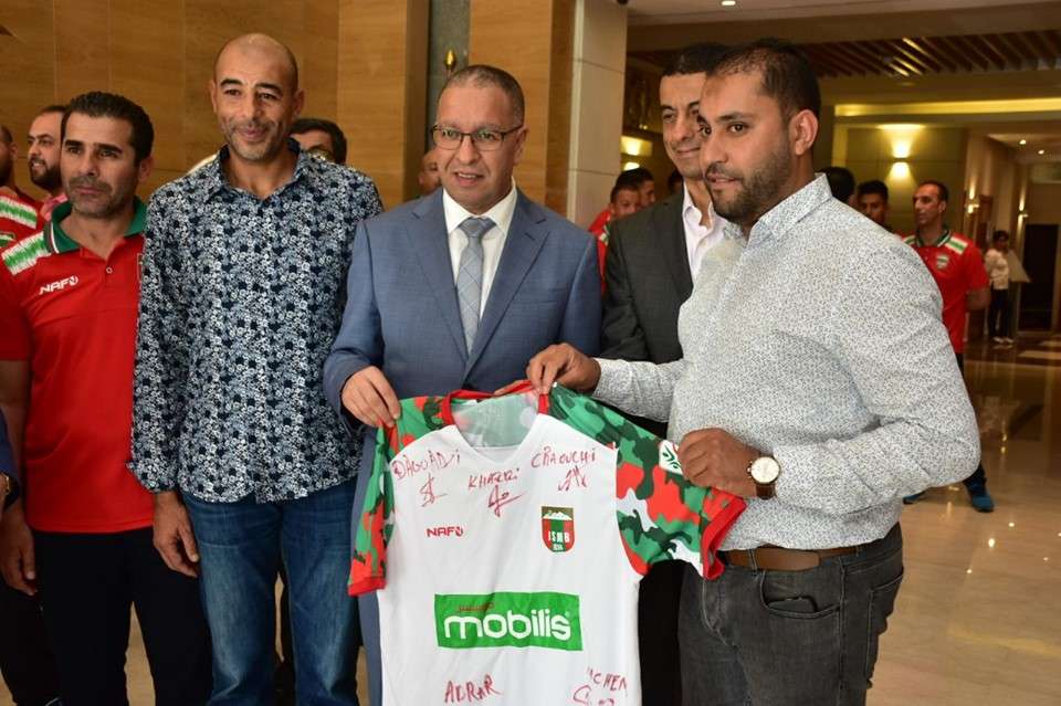 حواسي بلقاسم (على اليمين)