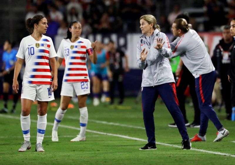 المدربة الأمريكية جيل إيليس