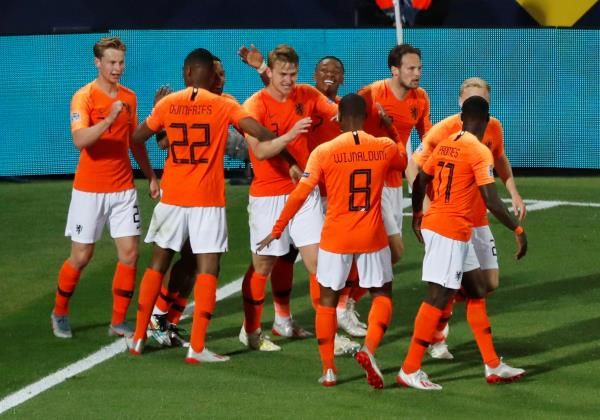 فينالدوم مع دي ليخت