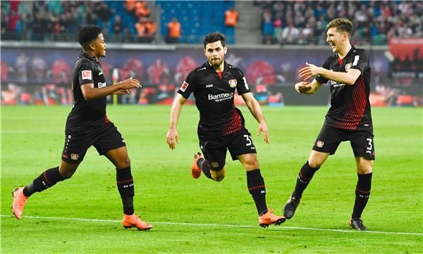 لاعبو باير ليفركوزن