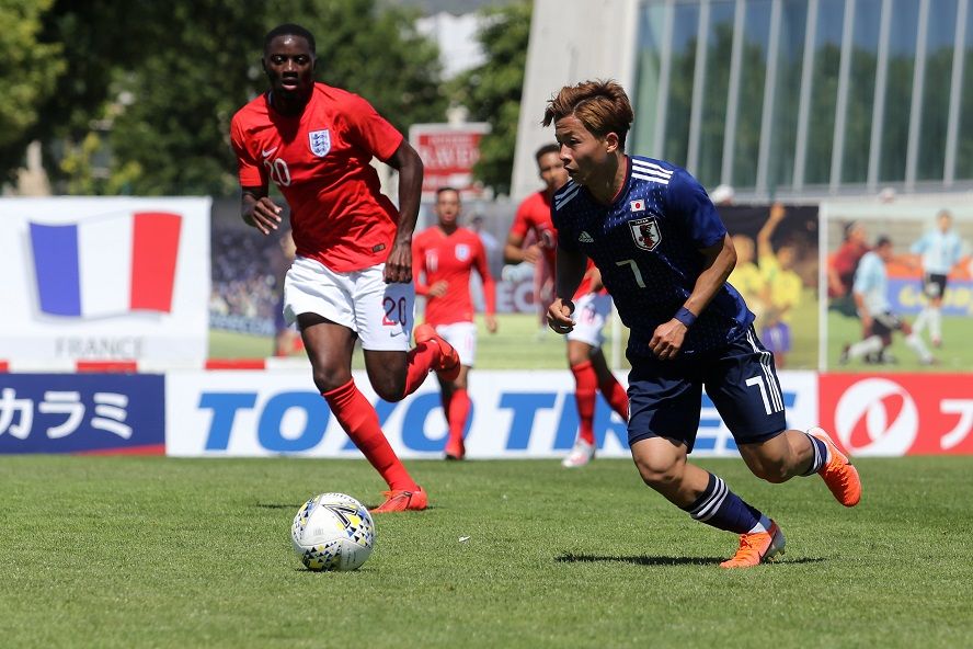 تاتسويا إتو ضد انجلترا في دورة تولون الدولية