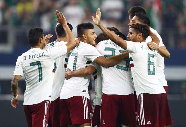 لاعبو المكسيك