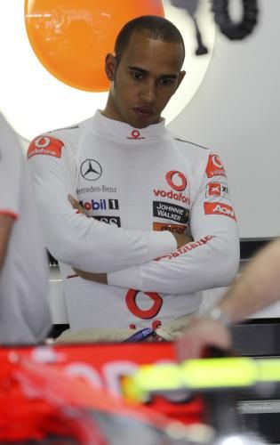 2010-11-05t162917z_01_sao53_rtridsp_3_motor-racing-prix_reuters