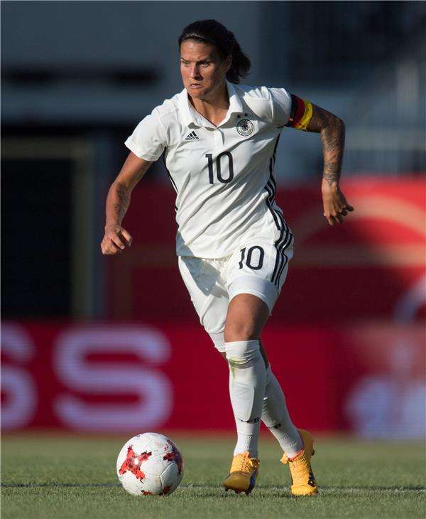 دزينيفر ماروزسان