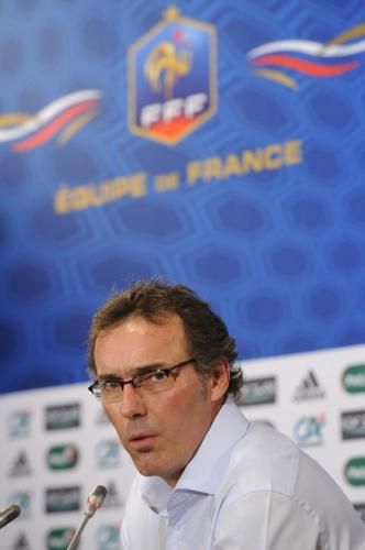 2010-11-10t152012z_01_gfm302_rtridsp_3_soccer-france-squad_reuters