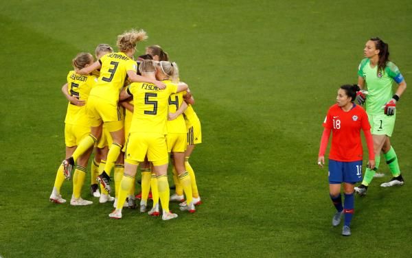 فرحة لاعبات السويد