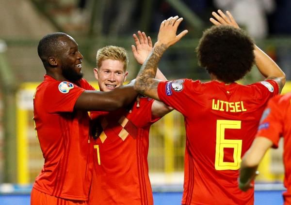 لاعبو بلجيكا 