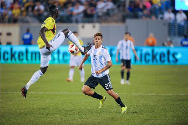 جانب من مباراة سابقة بين المنتخبين