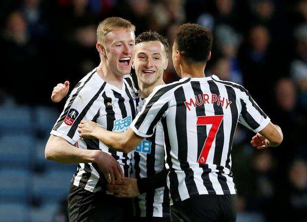 لاعبو نيوكاسل