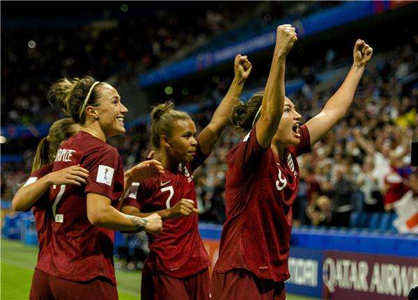 فرحة سيدات إنجلترا