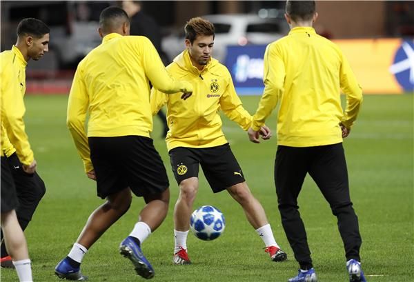 رافائيل جيريرو مع لاعبي دورتموند