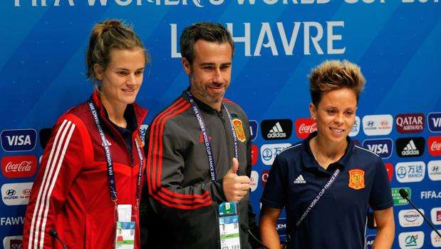 فيلدا في المؤتمر الصحفي