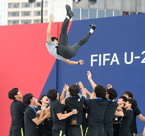 احتفال لاعبو كوريا الجنوبية