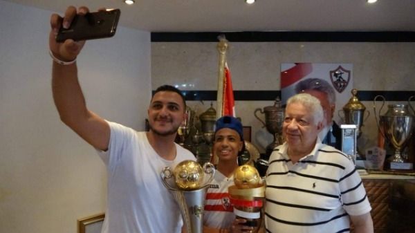 الطفل مع مرتضى منصور