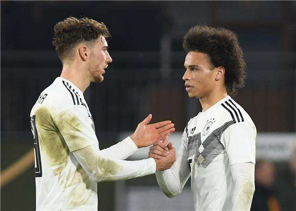 ليون جوريتسكا وليروي ساني