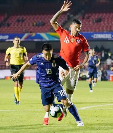 شينجي أوكازاكي في مواجهة تشيلي