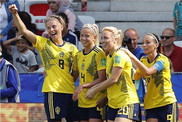 لاعبات منتخب السويد
