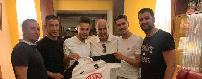 من توقيع العقود