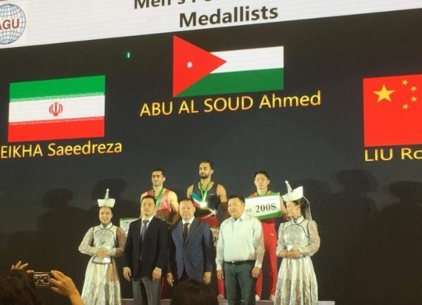 جانب من التتويج