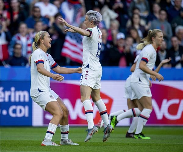 لاعبات المنتخب الأمريكي للسيدات