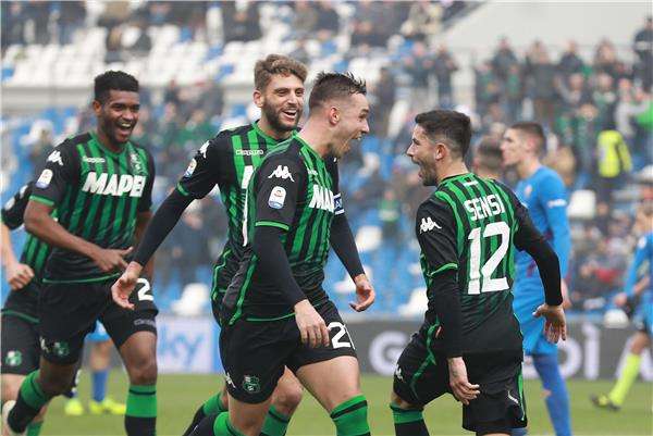 لاعبو ساسولو 