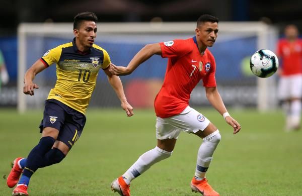 سانشيز أمام الإكوادور