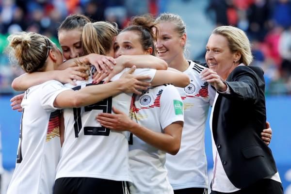 لاعبات منتخب ألمانيا للسيدات