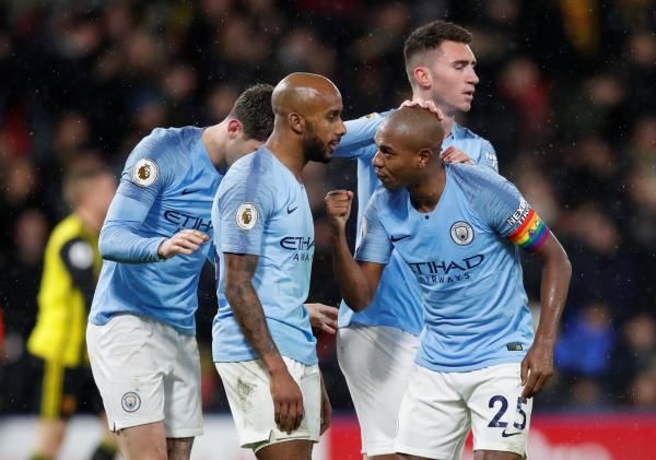 ديلف مع مانشستر سيتي