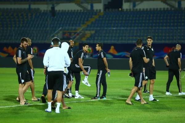 لاعبو الجزائر (تصوير: أحمد عواد)