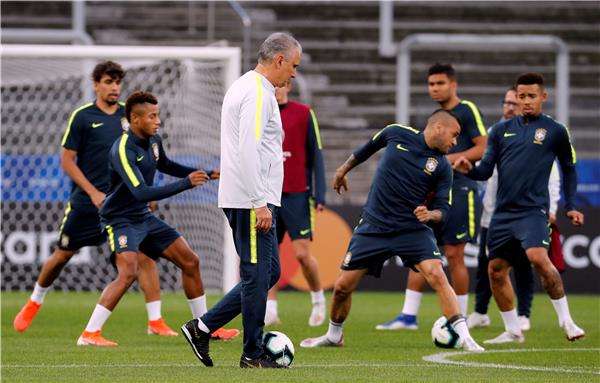 من تدريبات البرازيل