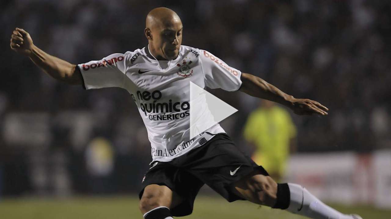 روبرتو كارلوس