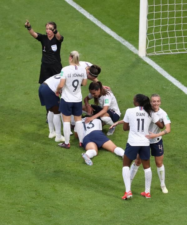 لاعبات منتخب فرنسا