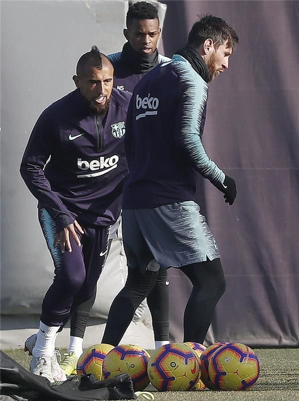 لاعبو برشلونة 