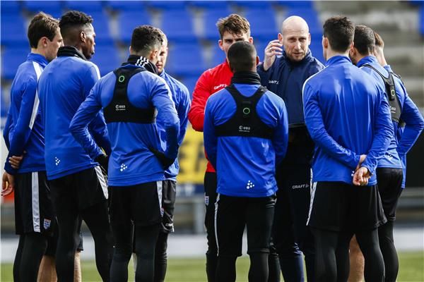 لاعبو زفوله 