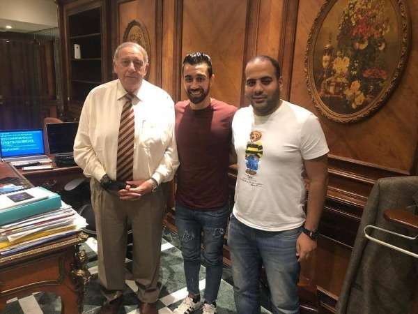 صلاح أمين خلال التوقيع