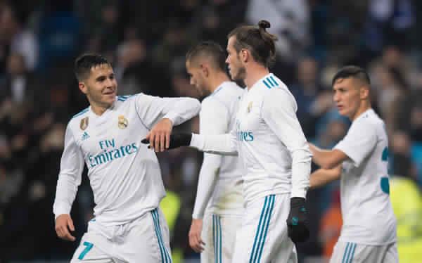 ألفارو تيخيرو مع لاعبي ريال مدريد