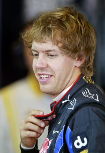 2010-11-12t114433z_01_yas107_rtridsp_3_motor-racing-prix_reuters