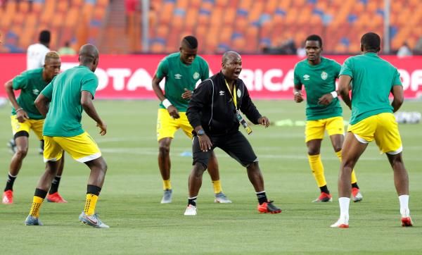 لاعبو منتخب زيمبابوي 