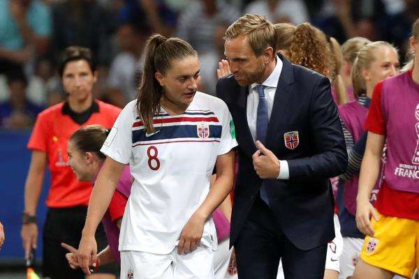 مدرب منتخب النرويج للسيدات