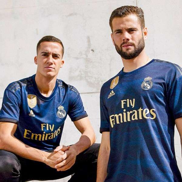 من إعلان ريال مدريد عن القميص